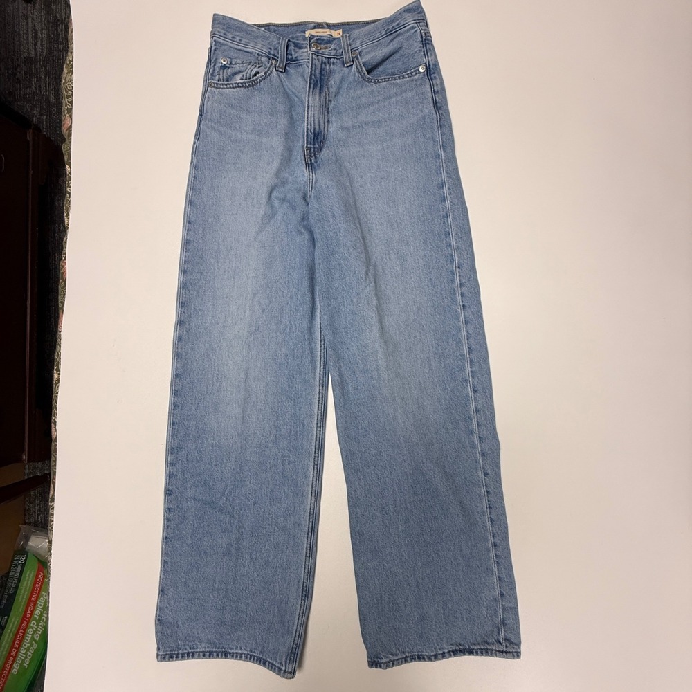 Levis High Loose Jeans Light Wash Blue Wide Leg Denim Size 28